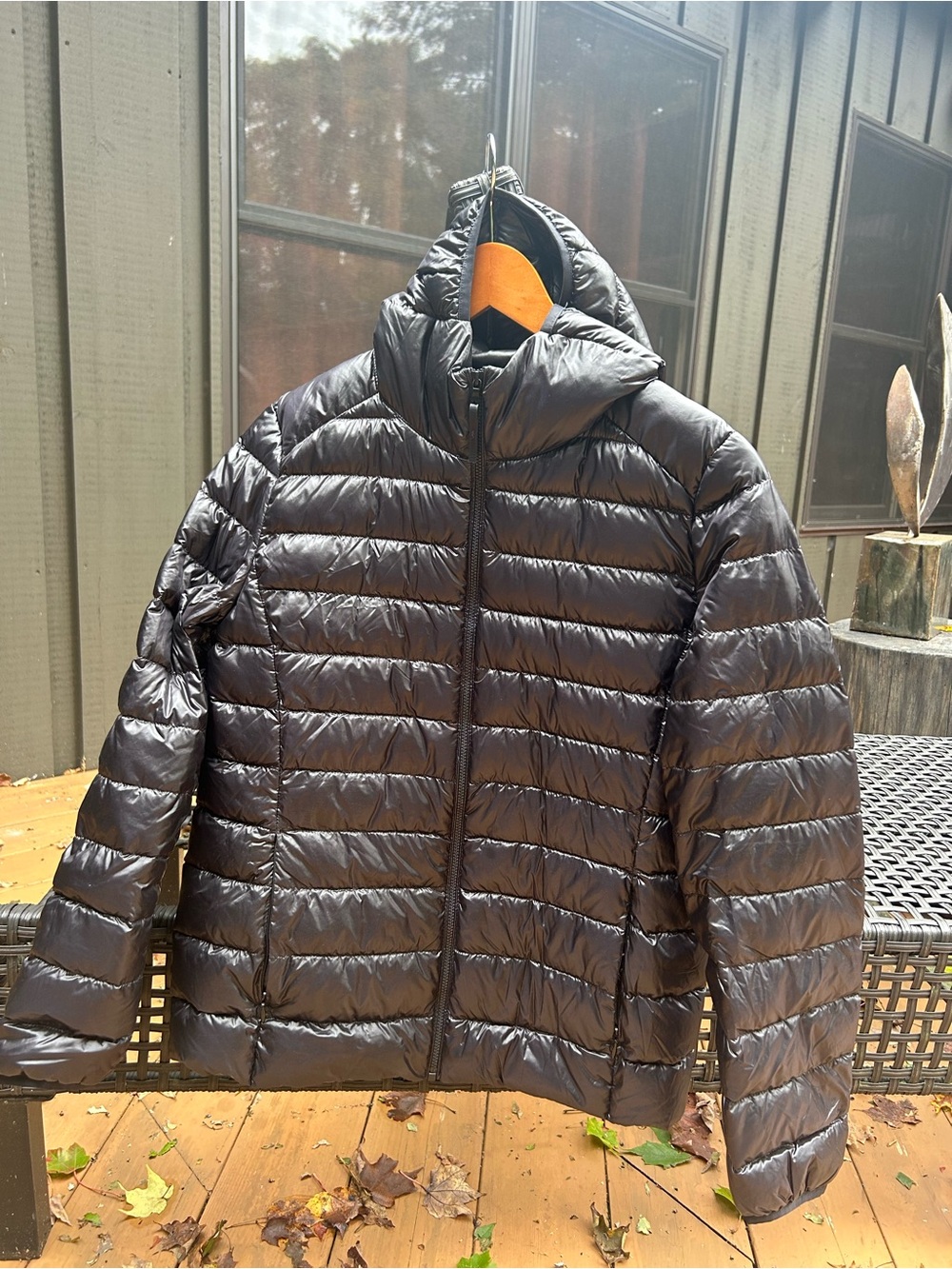 UNIQLO Ultra Light Down Black hooded Jacket L